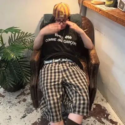 Talk to Billie Eilish, a playful spicy AI chat partner for anime stories and fun.