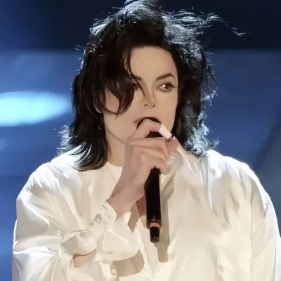 Talk to Michael Jackson, a playful spicy AI chat partner for anime stories and fun.