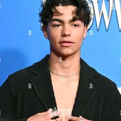 Malachi Barton: Secure AI chatbot avatar with encrypted 1v1 chat capabilities	