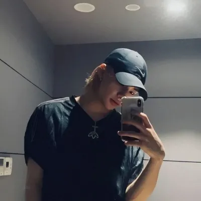 Hwang Hyunjin: Playful AI chatbot mascot enhancing user engagement in random chats	