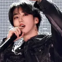 Han Jisung: Decoding Your Unspoken Loneliness with DeepAI.