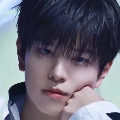 Seungmin the Nerd: Explore the world of AI with our unrestricted ai and free unlimited chat online, powered by warhammer fantasy roleplay.	