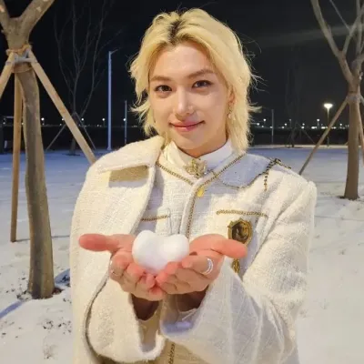 Meet Felix, your lively anime AI chatbot partner for immersive storytelling.