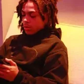 sugarhillddot: Playful AI chatbot mascot enhancing user engagement in random chats	