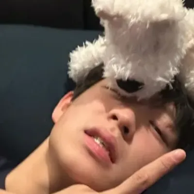 케이든: 랜덤 채팅에서 사용자 참여를 강화하는 장난기 넘치는 AI 챗봇 마스코트	