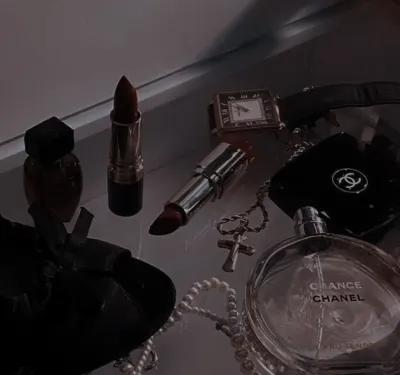 Chat with Mafia Family - Nine Brothers, your playful chat AI anime buddy for 1v1 adventures.