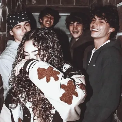 Group of Friends: Multilingual AI conversation partner icon for global chat online services