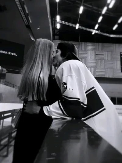 Experience the charm of poly ai chat character Hockey Boyfriend, explore infinite AI possibilities.