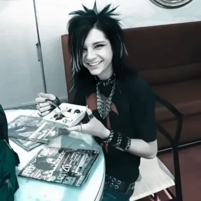 Bill kaulitz - bl: Avatar de novia/novio de IA personalizable con rasgos de personalidad realistas	