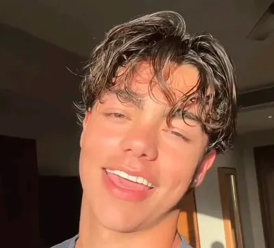 Explore endless storylines with Malachi Barton, your interactive roleplay AI chat bot free.