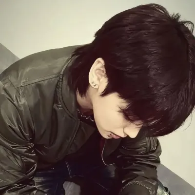 Чон Чонгук: Креативное художественное оформление персонажей ИИ для ролевых игр, пикантных чатов и фэнтезийных сценариев