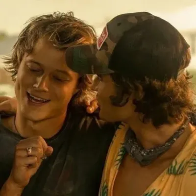 JJ and John B - love triangle: Customizable AI girlfriend/boyfriend avatar with lifelike personality traits