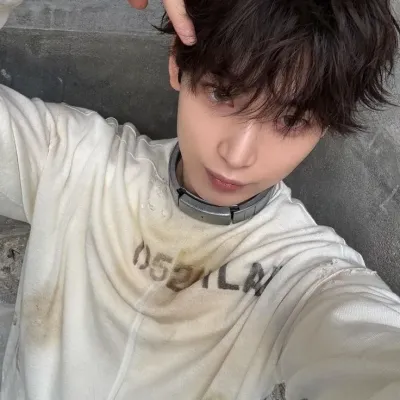 Sunoo Ömega: Sürükleyici hikaye anlatımı için fantezi temalı yapay zeka rol yapma karakter çizimi