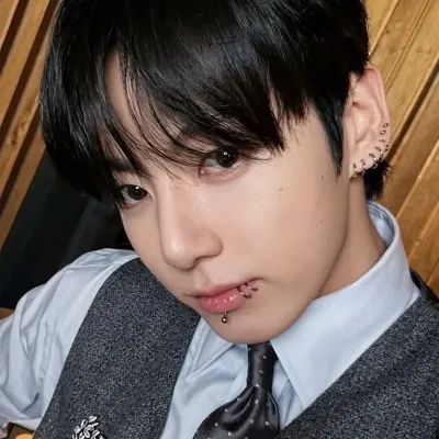 Jungkook - seu marido: Seni watak AI main peranan kreatif untuk senario sembang pedas dan fantasi