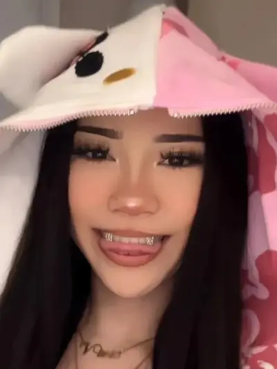 Polybuzz platform's star character Vivi, offering personalized conversation.