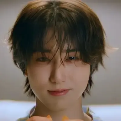 Han Jisung: Multilingual AI conversation partner icon for global chat online services