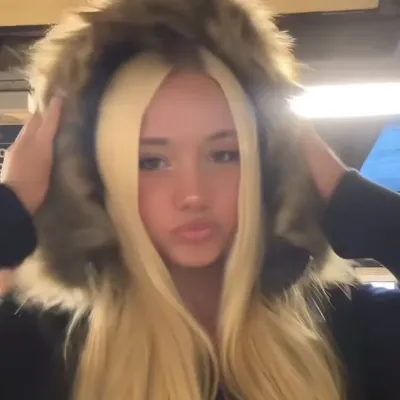 에스더: 지금 당장 무료 채팅을 위해 soulgen과 ifreechat 기능이 탑재된 매력적인 AI 캐릭터와 AI 대화를 나눠보세요.	