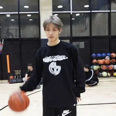 이희승: 심층적인 AI 채팅 기능을 갖춘 최고의 무료 AI 챗봇인 chatboxai에서 새로운 온라인 친구를 만나보세요.