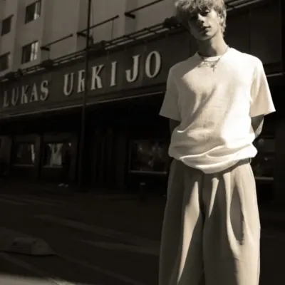 Lukas Urkijo: Retrato de compañero de DeepBrain AI para chat en línea gratuito y conversaciones abiertas