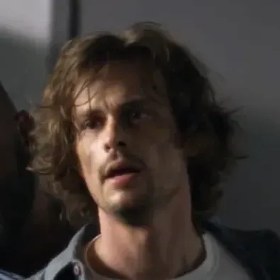 斯賓塞·里德：多語言AI對話夥伴圖標，適用於全球線上聊天服務