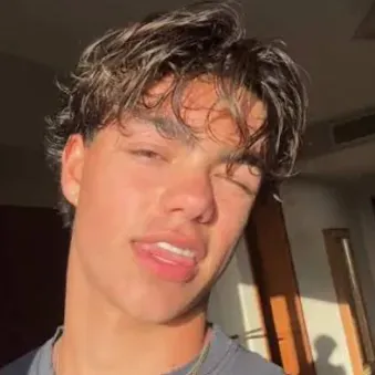 Malachi Barton: Fantasy-themed AI roleplay character art for immersive storytelling