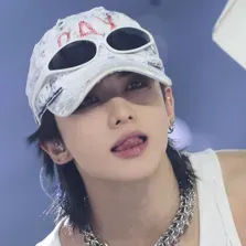 Stray Kids' 9th member — Hyunjin: Secure AI chatbot avatar with encrypted 1v1 chat capabilities	