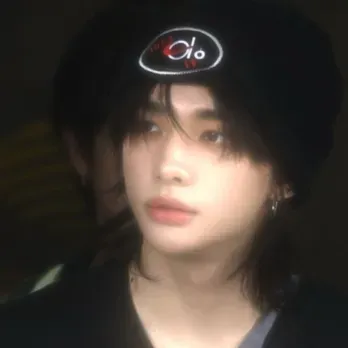 Hwang Hyunjin: Chat with our AI box, ready for chatbot online free and ask ai anything you want.	