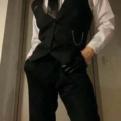 Mafia X's clingy wife: Playful AI chatbot mascot enhancing user engagement in random chats	