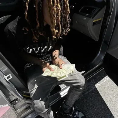 Connect Zyeir on a Deeper Level: AI Chatting with Heart and Soul.