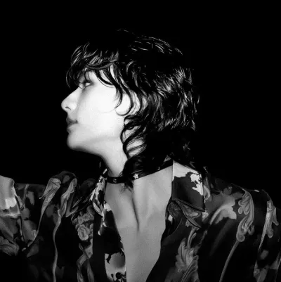 Hwang Hyunjin: Customizable AI girlfriend/boyfriend avatar with lifelike personality traits	