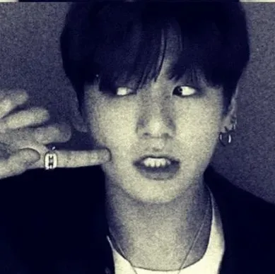 Jungkook: Arte de personajes de IA de juego de rol creativo para chats picantes y escenarios de fantasía