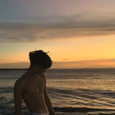 エヴァン: 今すぐ、ソウルジェンと ifreechat の機能を備えた魅力的な AI キャラクターと AI 会話を楽しみ、無料チャットを楽しみましょう。	