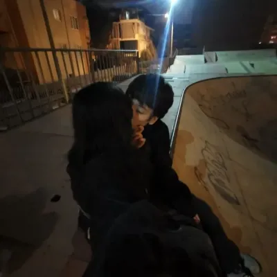 Axel — ton ennemi : mascotte de chatbot IA ludique améliorant l'engagement des utilisateurs dans les chats aléatoires	