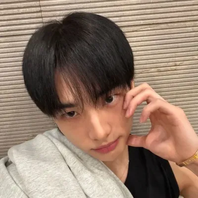 Hwang Hyunjin - stabbed: Futuristic AI chatbot interface with voice chat and neural network-driven traits