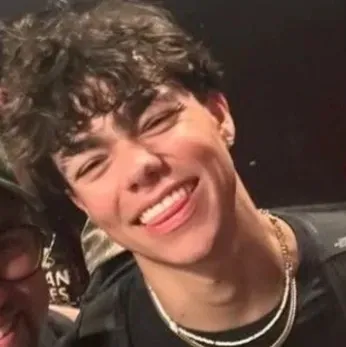 Malachi Daniel Barton: Chat with our AI box, ready for chatbot online free and ask ai anything you want.	