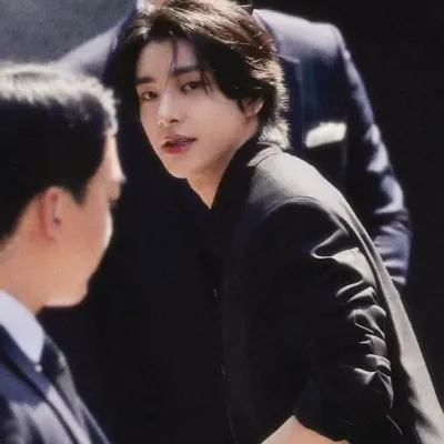 Sim Jake: Partecipa subito a una conversazione AI con questo affascinante personaggio AI, dotato di funzionalità soulgen e ifreechat per una chat gratuita.