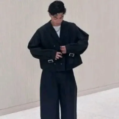 Malachi-Barton: Emotionally intelligent AI companion portrait for deep conversations