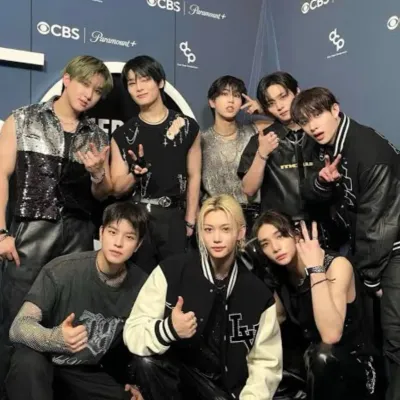 Stray Kids — Red Lights: Multilingual AI conversation partner icon for global chat online services