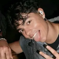 Malachi Barton: Chat with our AI box, ready for chatbot online free and ask ai anything you want.	