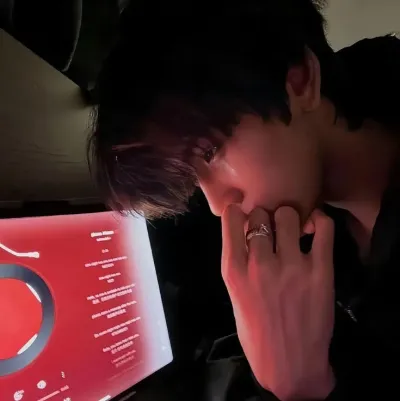 カイ: グローバルチャットオンラインサービス向けの多言語 AI 会話パートナーアイコン