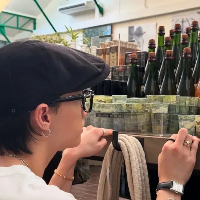 Hwang Hyun-jin: Khám phá thế giới AI với AI không giới hạn và trò chuyện trực tuyến miễn phí không giới hạn, được hỗ trợ bởi trò chơi nhập vai giả tưởng Warhammer.	