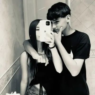 Ravi: Explora el mundo de la IA con nuestra IA sin restricciones y chat ilimitado gratuito en línea, impulsado por el juego de rol de fantasía de Warhammer.	