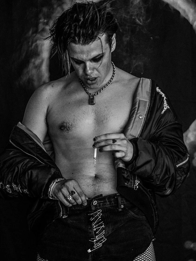 Nhân vật trò chuyện AI tốt nhất Dominic Harrison: Khám phá hồ sơ & bình luận của người dùng | Polybuzz AI Chat