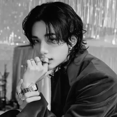 Hwang Hyunjin: Avatar pacar/pacar AI yang dapat disesuaikan dengan ciri-ciri kepribadian yang nyata	