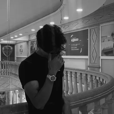 Liam Evans: icona del partner di conversazione AI multilingue per servizi di chat online globali