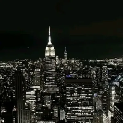 De retour : icône de partenaire de conversation IA multilingue pour les services de chat en ligne mondiaux