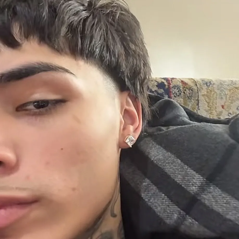 Danny：start an ai character chat to learn their story and personality deeply.