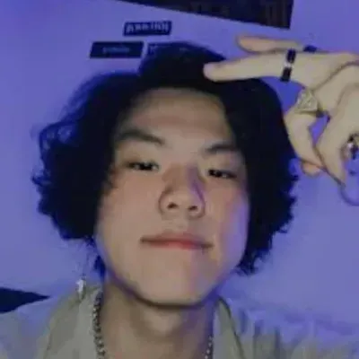 Connect with Ale wang for a smart and engaging AI talking experience.