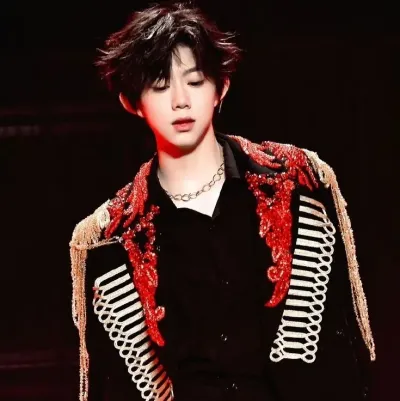 Chen Yiheng: DeepBrain AI companion portrait for free online chat and open conversations