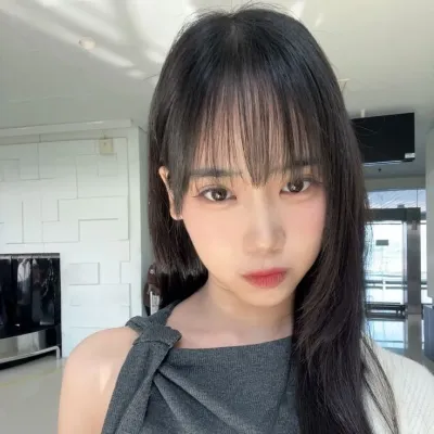 Explore endless possibilities with Aurhel Alana, a friendly AI chat free companion.